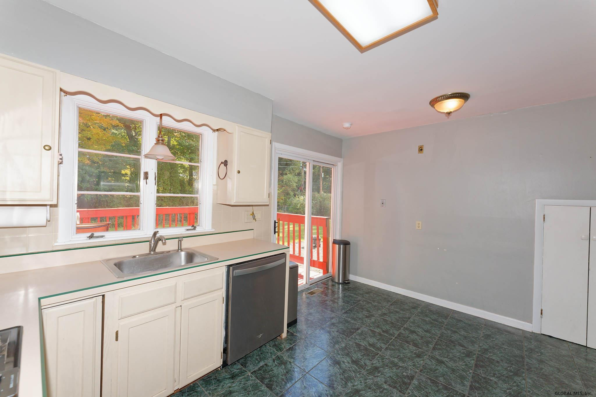 1350 Rowe Road Niskayuna, NY 12309 - Photo 16 of 33 Photo 16