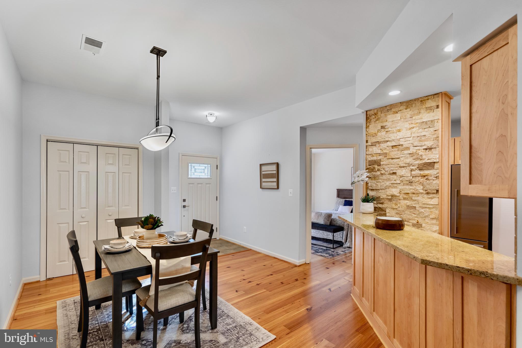 11196 Harbor Court Reston, VA 20191 - Photo 6 of 29 Dining Room