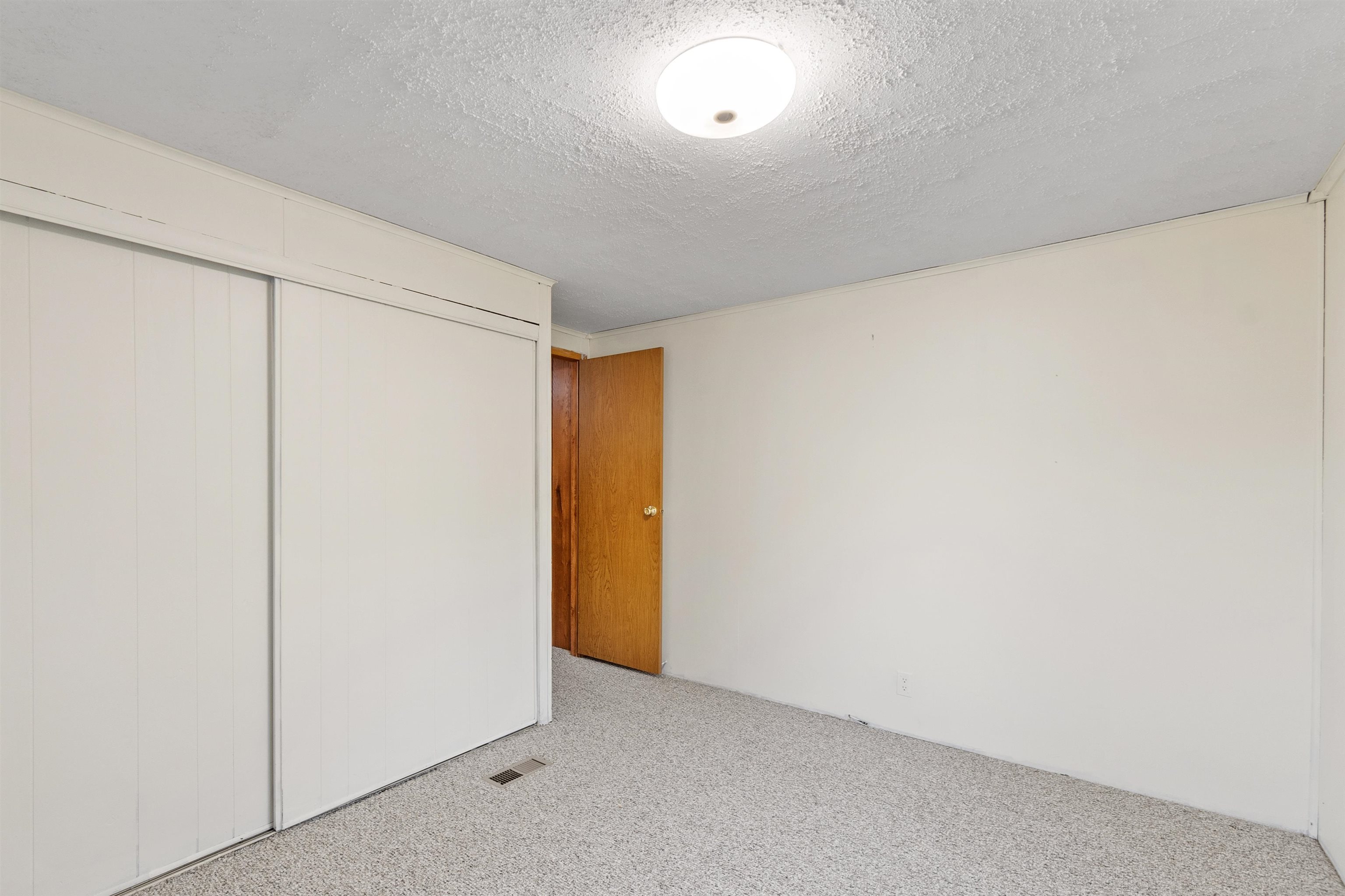 16 Roger Road Goffstown, NH 03045 - Photo 19 of 35