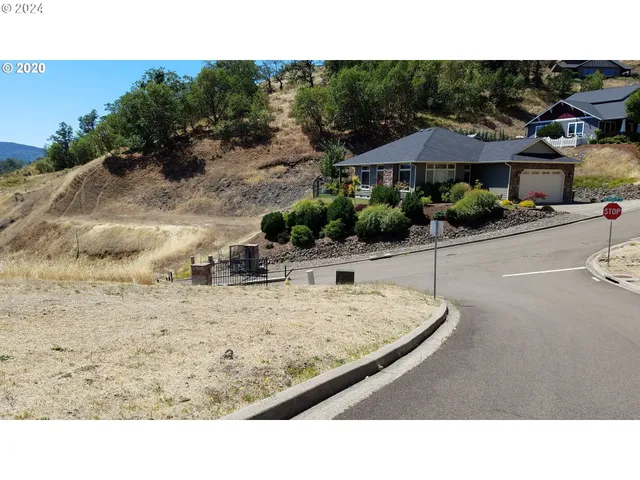 $55,000 | 1997 Warewood Terrace Court, Unit 1, Roseburg, OR 97471