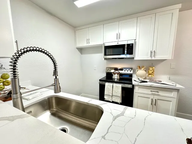 $225,000 | 700 McCoy Court, Unit 7, Lodi, CA 95240