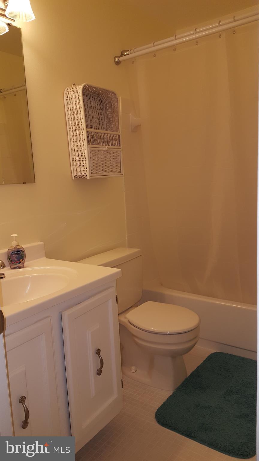 4825 Carriagepark Road Fairfax, VA 22032 - Photo 12 of 24 Bath (Master)
