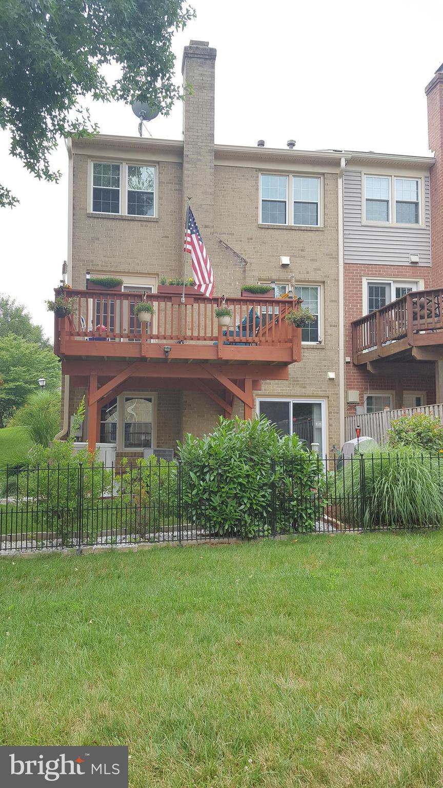 4825 Carriagepark Road Fairfax, VA 22032 - Photo 22 of 24 Exterior (Rear)