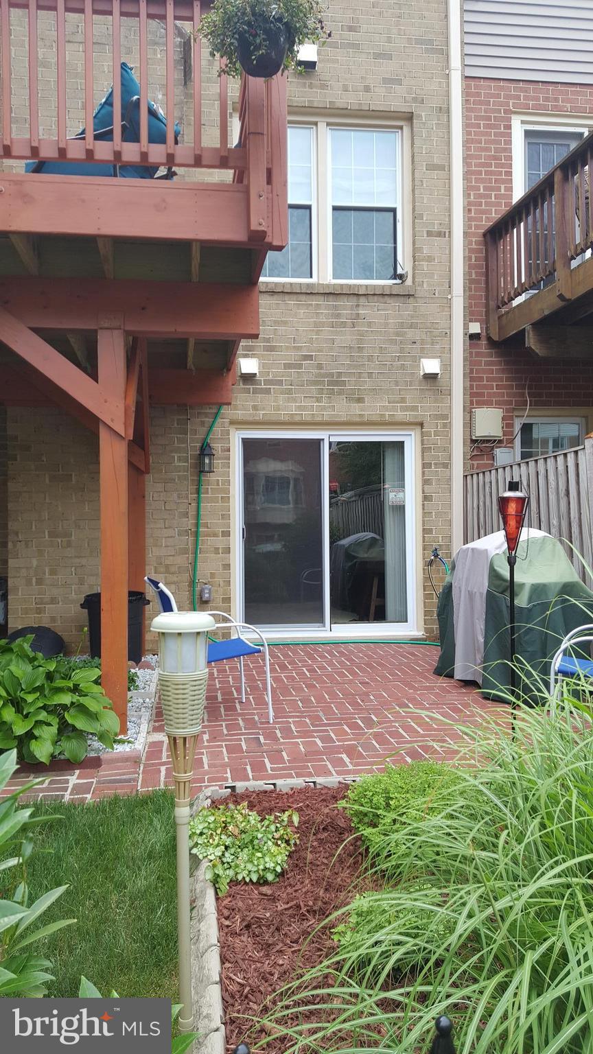 4825 Carriagepark Road Fairfax, VA 22032 - Photo 24 of 24 Exterior (Rear)