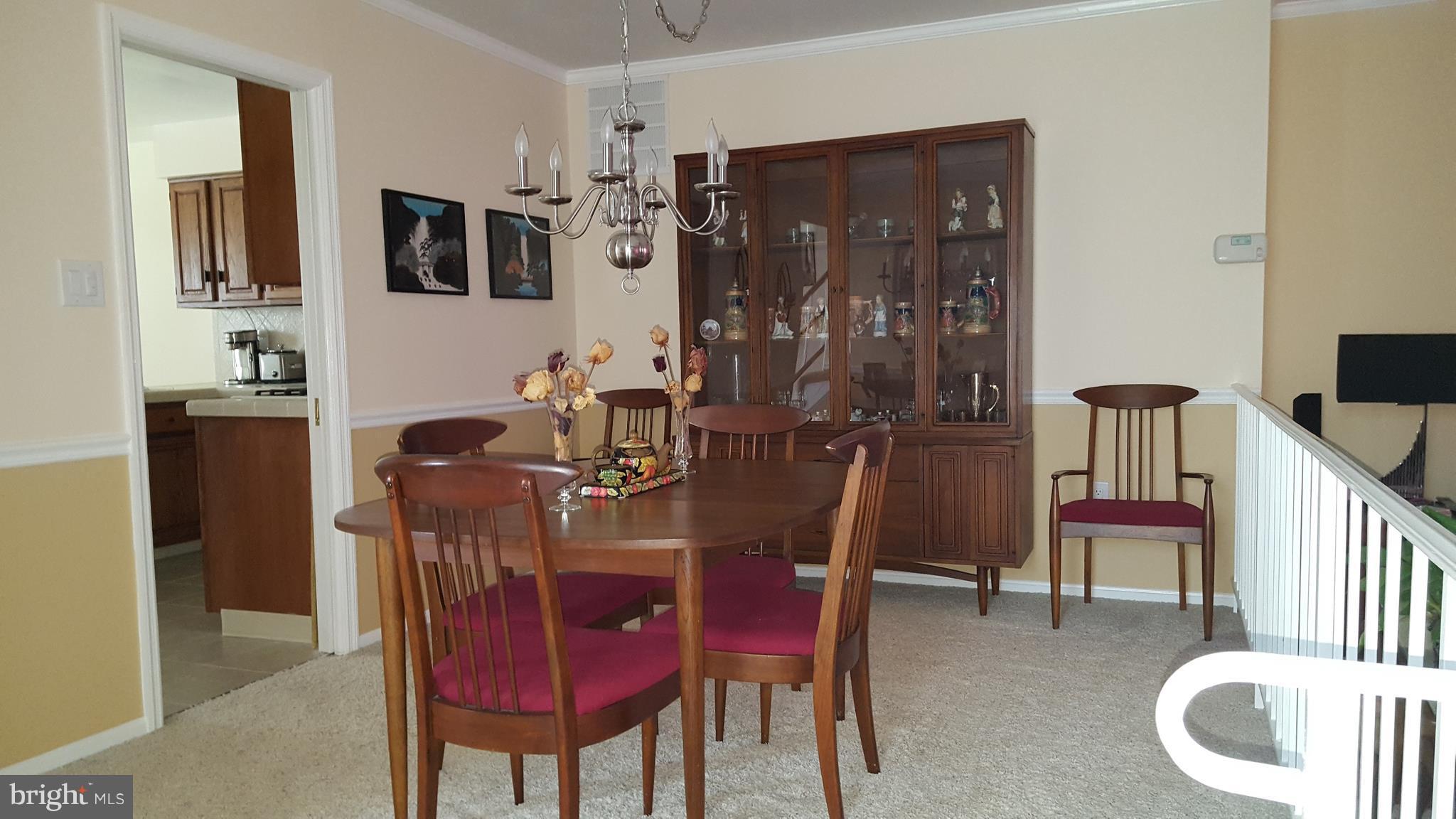 4825 Carriagepark Road Fairfax, VA 22032 - Photo 7 of 24 Dining Room