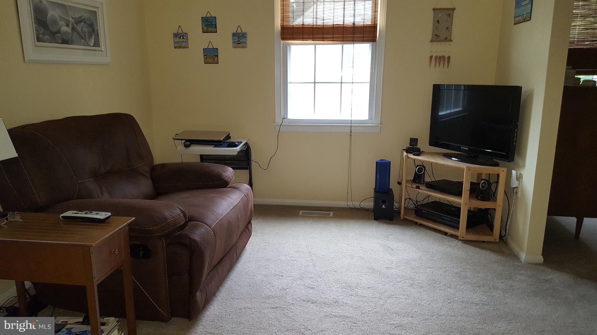 4825 Carriagepark Road Fairfax, VA 22032 - Photo 10 of 24 Bedroom (Master)