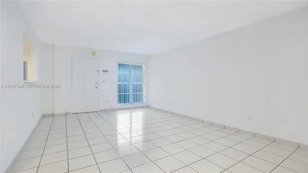 $2,200 | 1340 Lincoln Road, Unit 404, Miami Beach, FL 33139