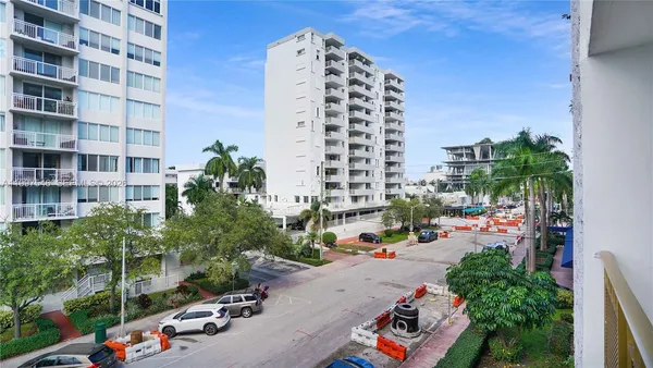 $2,200 | 1340 Lincoln Road, Unit 404, Miami Beach, FL 33139