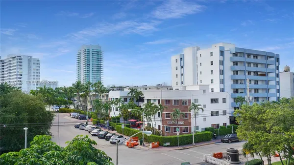 $2,200 | 1340 Lincoln Road, Unit 404, Miami Beach, FL 33139