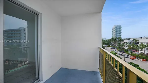 $2,200 | 1340 Lincoln Road, Unit 404, Miami Beach, FL 33139