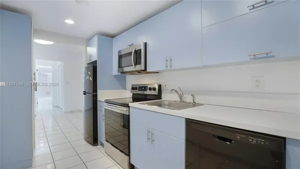 $2,200 | 1340 Lincoln Road, Unit 404, Miami Beach, FL 33139