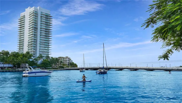 $2,200 | 1340 Lincoln Road, Unit 404, Miami Beach, FL 33139