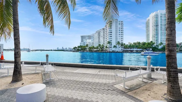 $2,200 | 1340 Lincoln Road, Unit 404, Miami Beach, FL 33139
