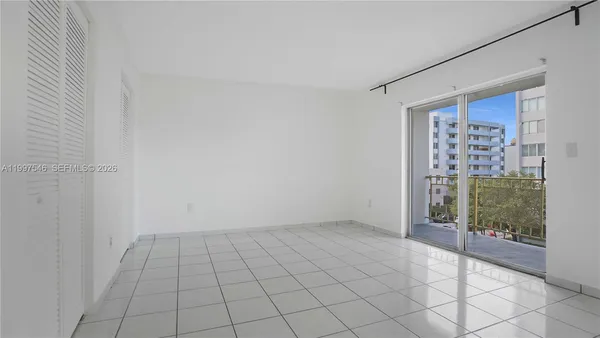 $2,200 | 1340 Lincoln Road, Unit 404, Miami Beach, FL 33139