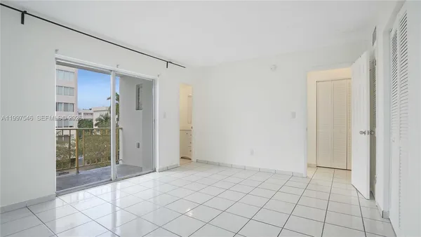 $2,200 | 1340 Lincoln Road, Unit 404, Miami Beach, FL 33139