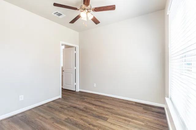 $1,400 | 103 Park Place Circle, Unit B, Waller, TX 77484