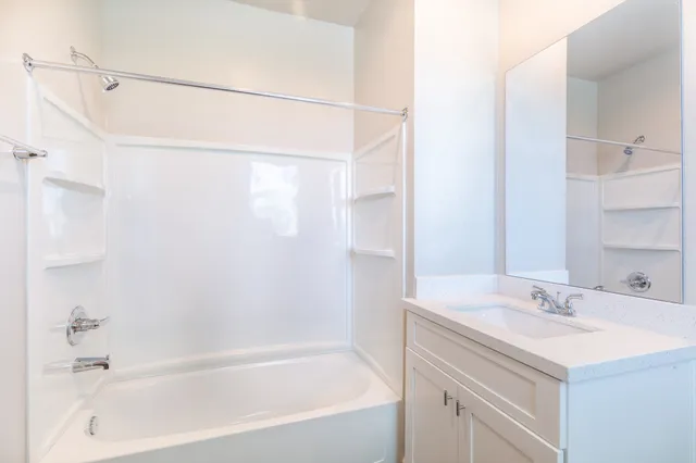 $1,400 | 103 Park Place Circle, Unit B, Waller, TX 77484