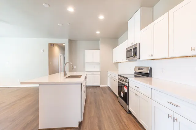 $1,400 | 103 Park Place Circle, Unit B, Waller, TX 77484