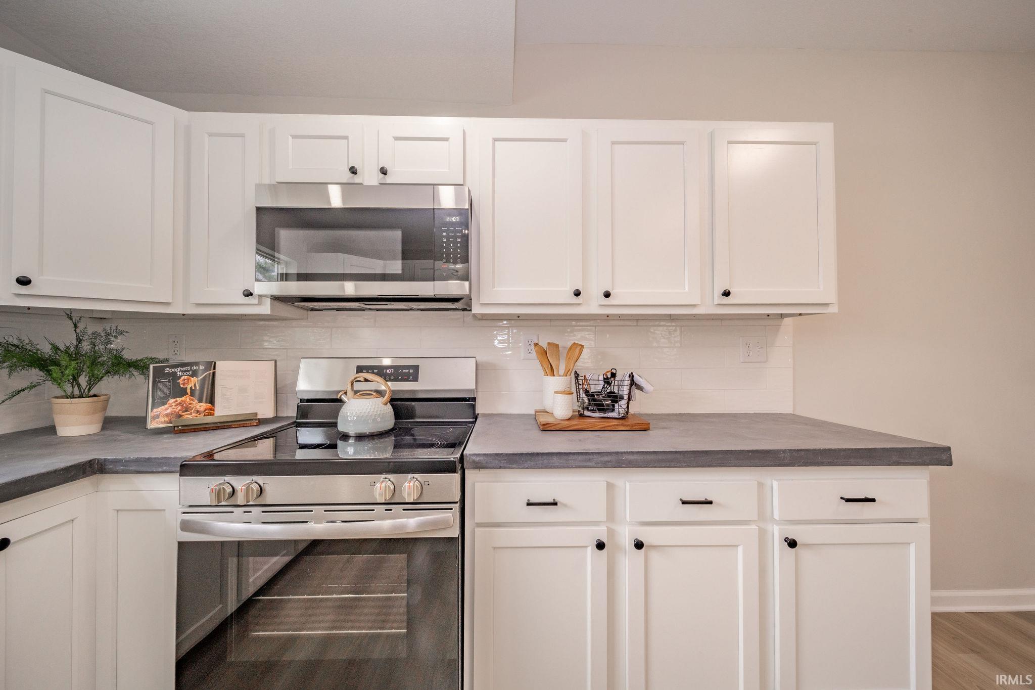 300 South Main Street Kennard, IN 47351 - Photo 6 of 28