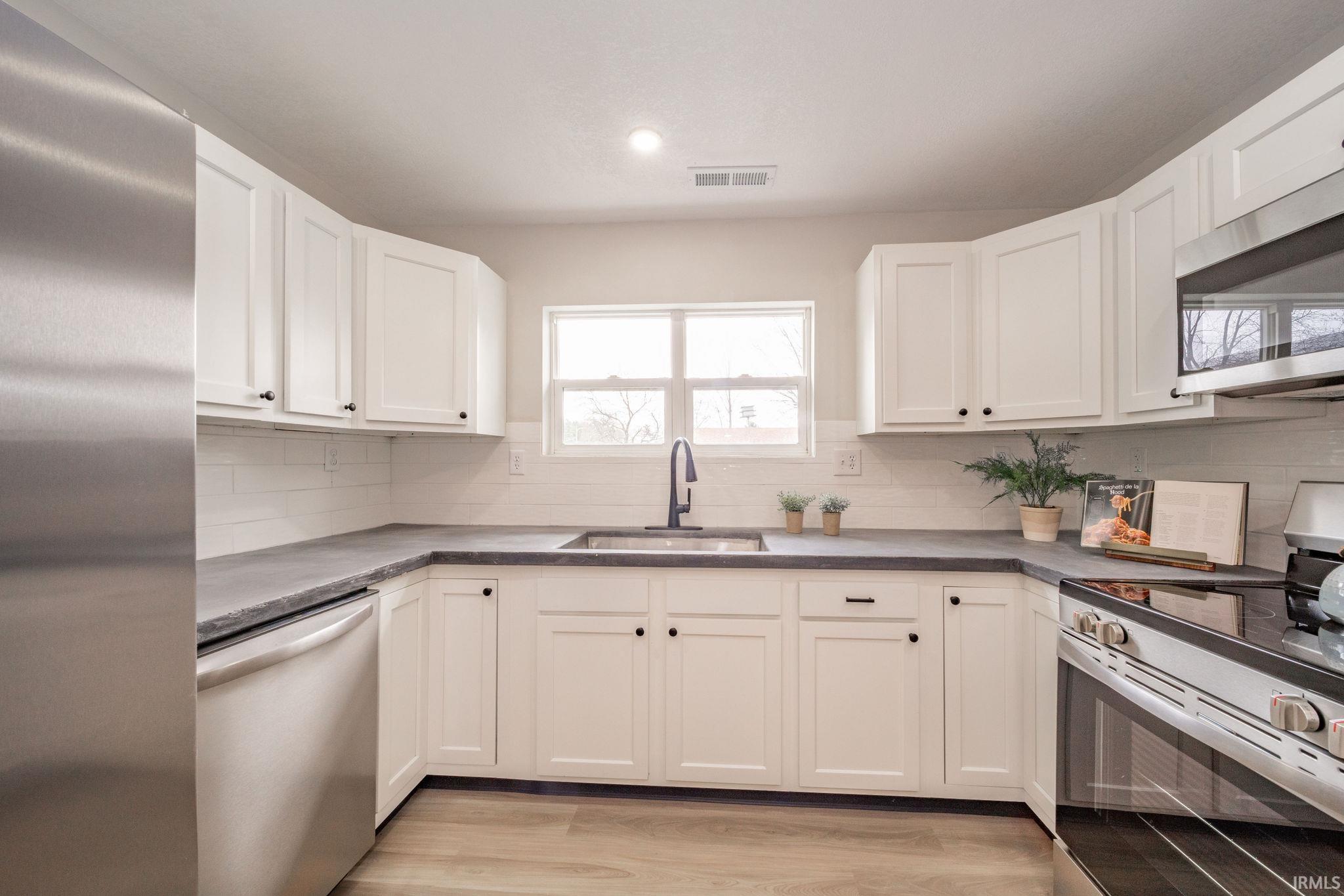 300 South Main Street Kennard, IN 47351 - Photo 7 of 28