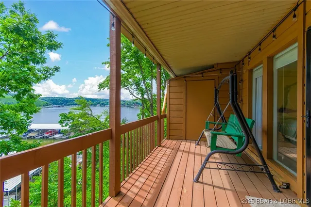 $279,900 | 107 Rock Dove Lane, Unit 2A, Camdenton, MO 65020