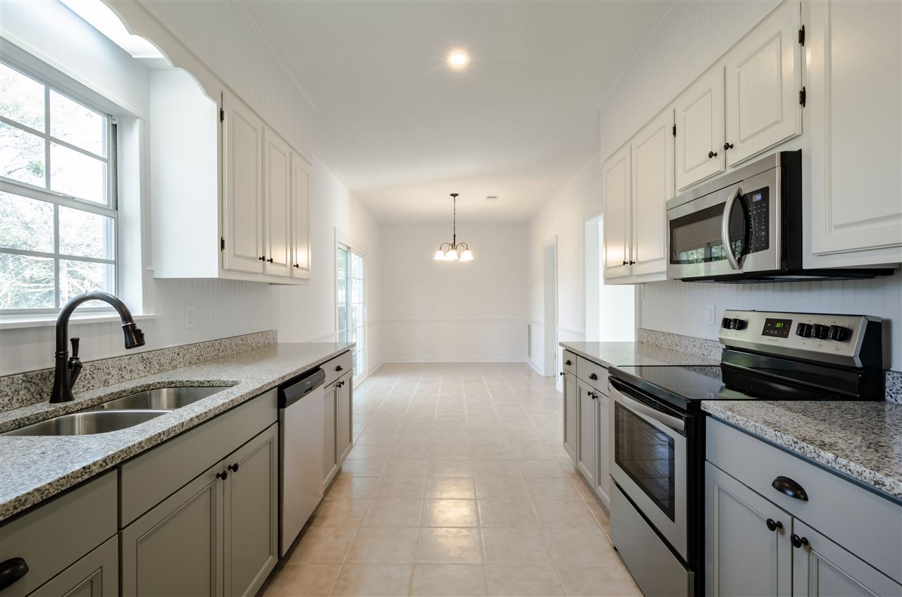 111 Robbins Boulevard Daphne, AL 36526 - Photo 14 of 34