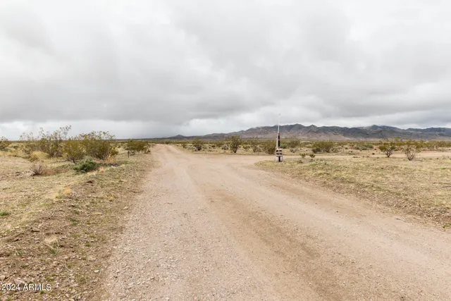 $15,000 | 14380 North Quintana Road, Unit 27, Dolan Springs, AZ 86441