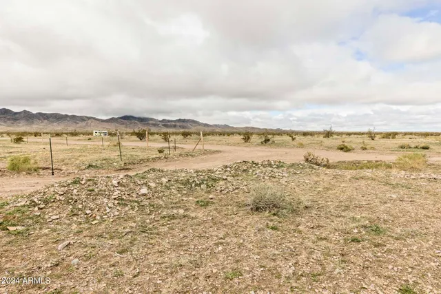 $15,000 | 14380 North Quintana Road, Unit 27, Dolan Springs, AZ 86441