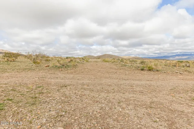 $15,000 | 14380 North Quintana Road, Unit 27, Dolan Springs, AZ 86441