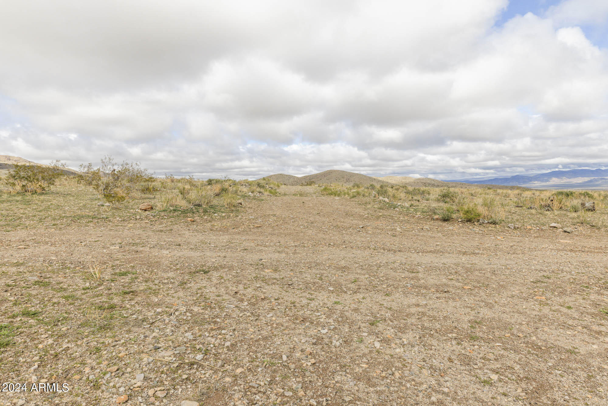 14380 North Quintana Road, Unit 27 Dolan Springs, AZ 86441 - Photo 16 of 40 IMG_5794