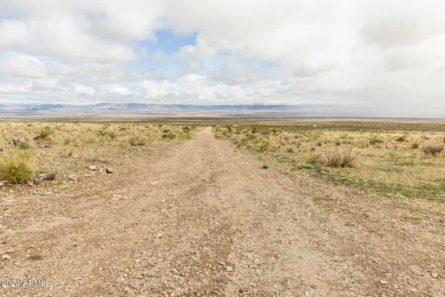 $15,000 | 14380 North Quintana Road, Unit 27, Dolan Springs, AZ 86441