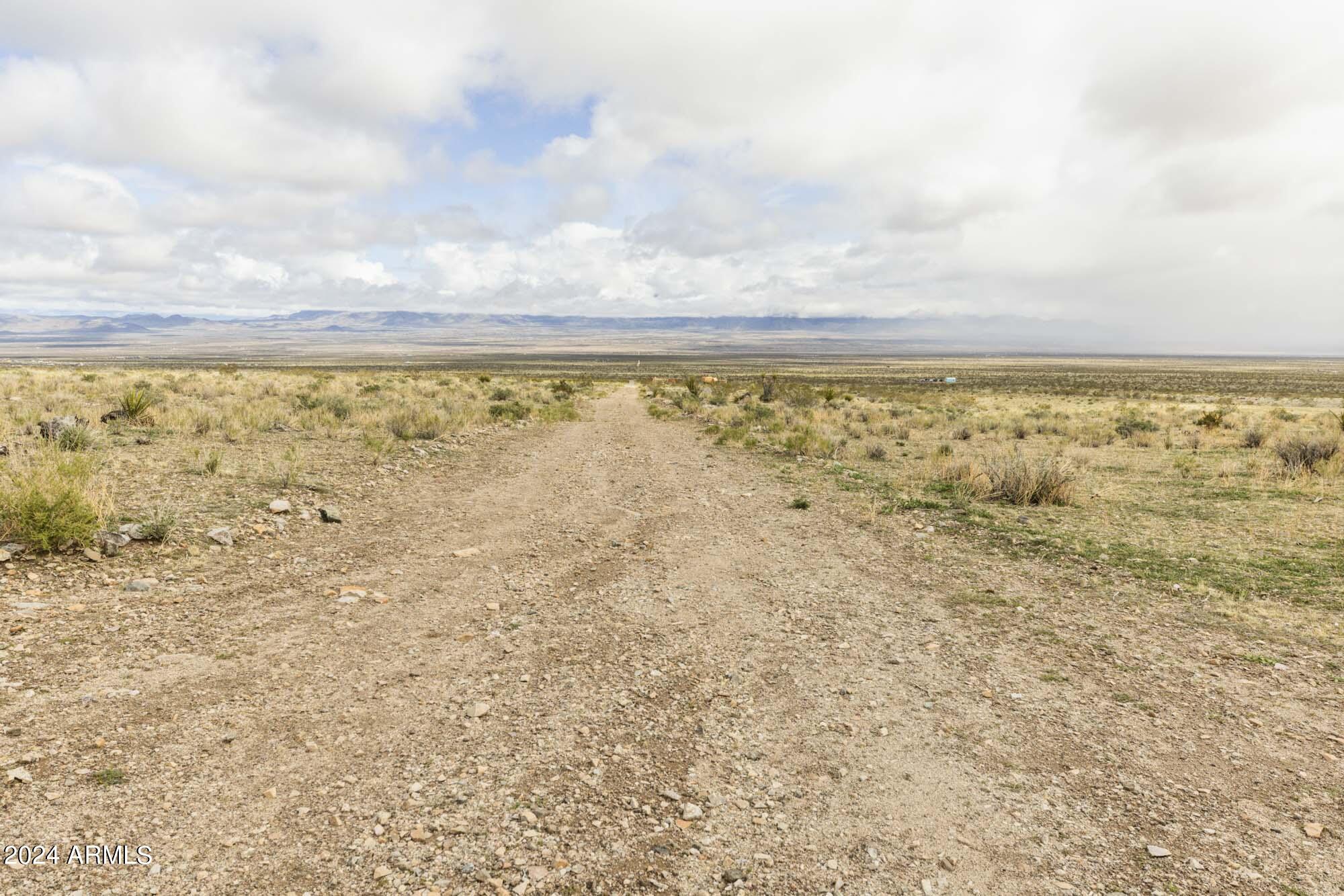 14380 North Quintana Road, Unit 27 Dolan Springs, AZ 86441 - Photo 17 of 40 IMG_5804