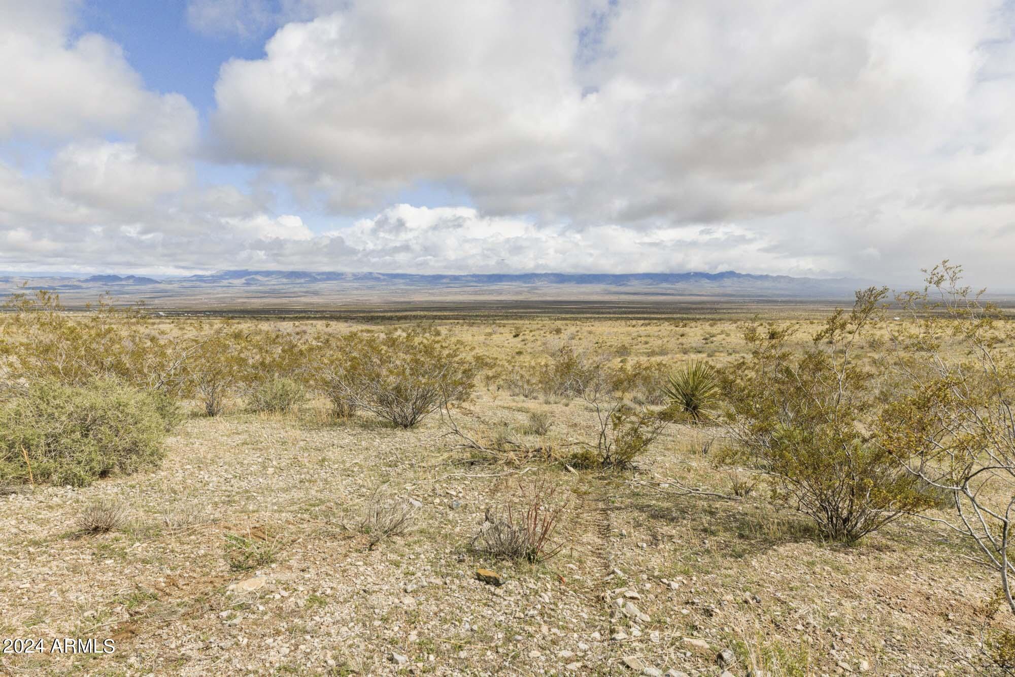 14380 North Quintana Road, Unit 27 Dolan Springs, AZ 86441 - Photo 20 of 40 IMG_5836
