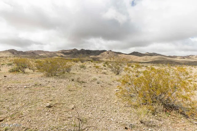 $15,000 | 14380 North Quintana Road, Unit 27, Dolan Springs, AZ 86441