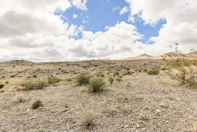 $15,000 | 14380 North Quintana Road, Unit 27, Dolan Springs, AZ 86441