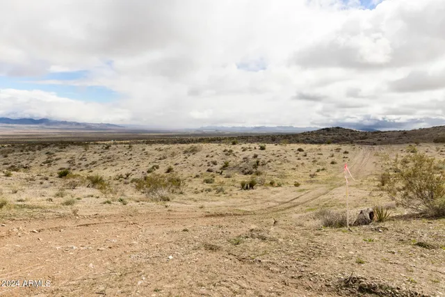 $15,000 | 14380 North Quintana Road, Unit 27, Dolan Springs, AZ 86441