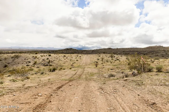 $15,000 | 14380 North Quintana Road, Unit 27, Dolan Springs, AZ 86441