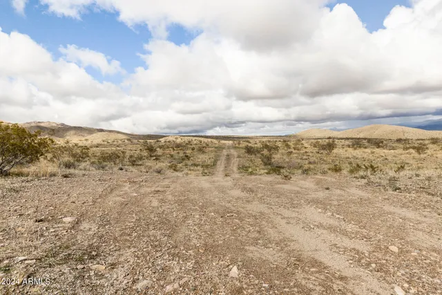 $15,000 | 14380 North Quintana Road, Unit 27, Dolan Springs, AZ 86441