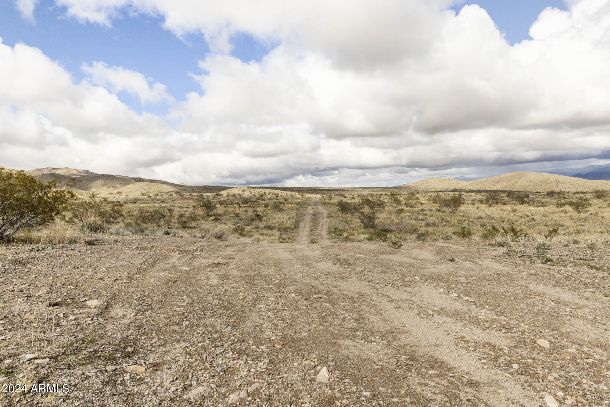 14380 North Quintana Road, Unit 27 Dolan Springs, AZ 86441 - Photo 29 of 40 IMG_5906