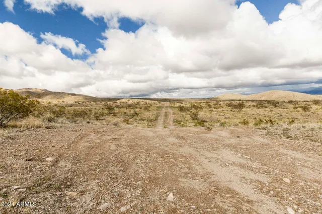 $15,000 | 14380 North Quintana Road, Unit 27, Dolan Springs, AZ 86441