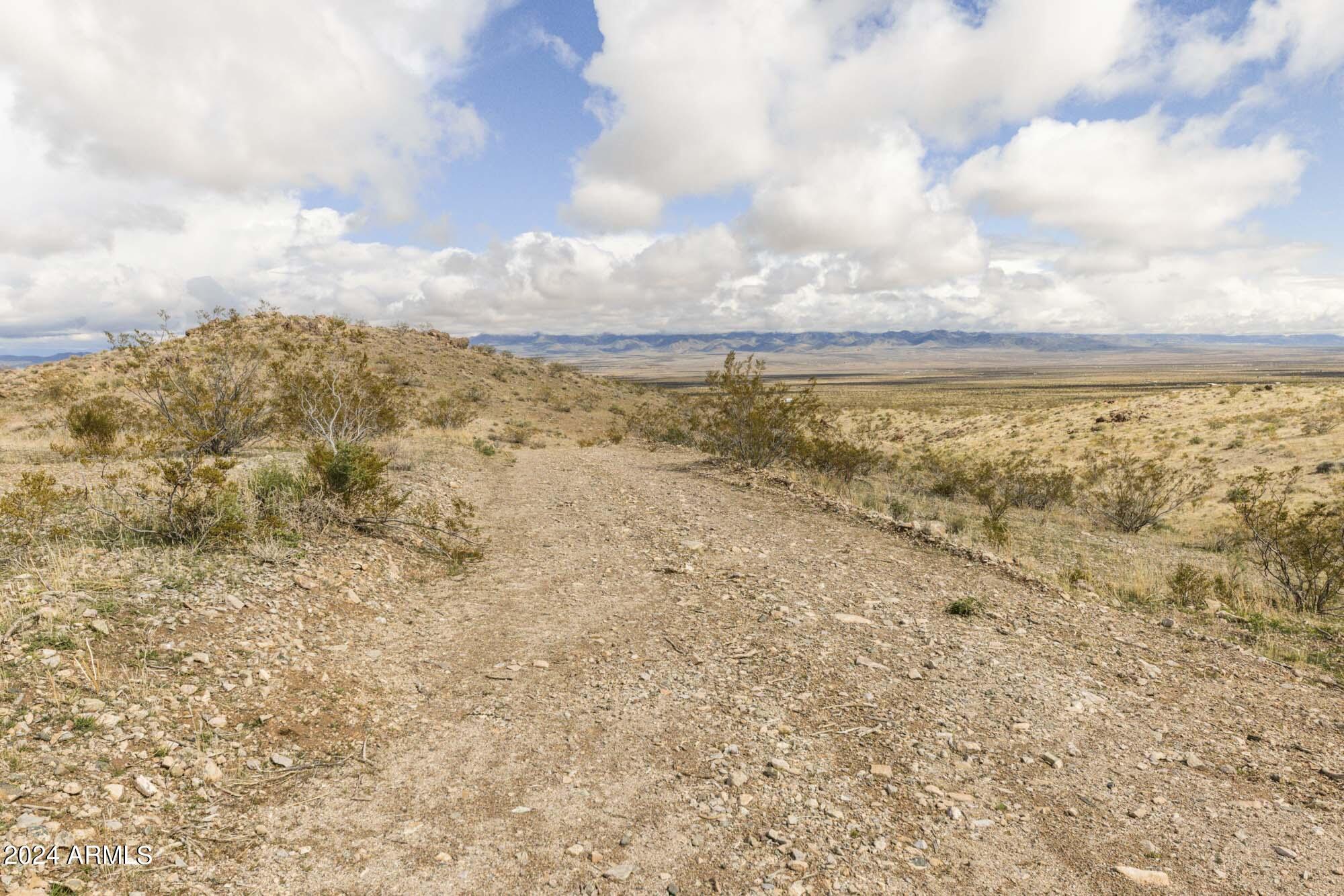 14380 North Quintana Road, Unit 27 Dolan Springs, AZ 86441 - Photo 31 of 40 IMG_5916