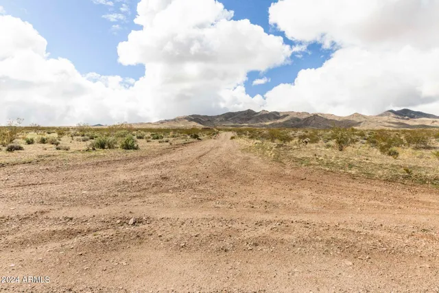 $15,000 | 14380 North Quintana Road, Unit 27, Dolan Springs, AZ 86441