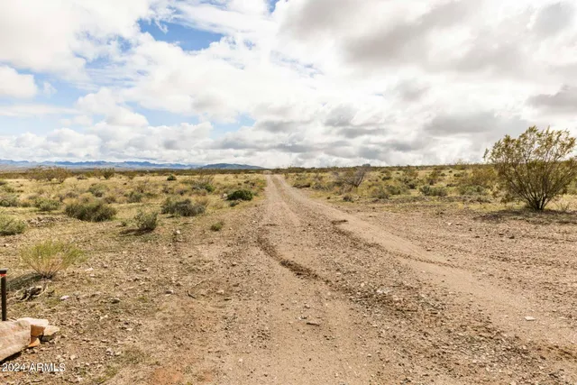 $15,000 | 14380 North Quintana Road, Unit 27, Dolan Springs, AZ 86441