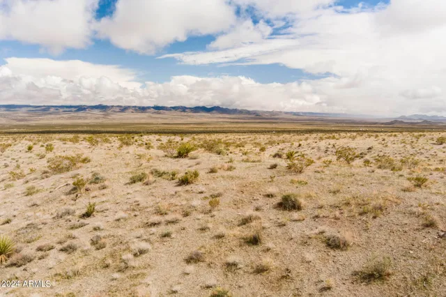 $15,000 | 14380 North Quintana Road, Unit 27, Dolan Springs, AZ 86441