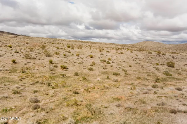 $15,000 | 14380 North Quintana Road, Unit 27, Dolan Springs, AZ 86441