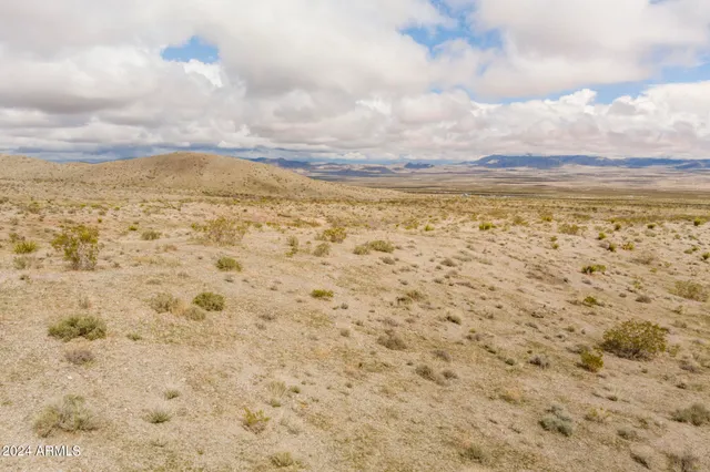 $15,000 | 14380 North Quintana Road, Unit 27, Dolan Springs, AZ 86441