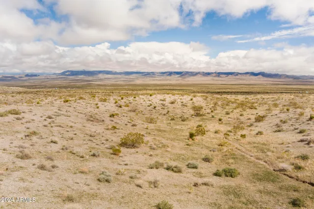 $15,000 | 14380 North Quintana Road, Unit 27, Dolan Springs, AZ 86441