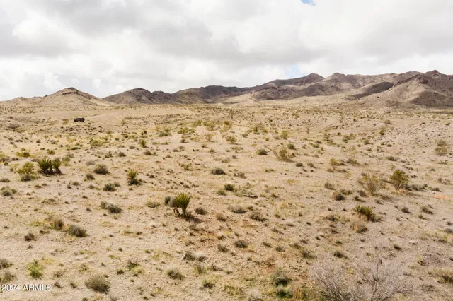 $15,000 | 14380 North Quintana Road, Unit 27, Dolan Springs, AZ 86441