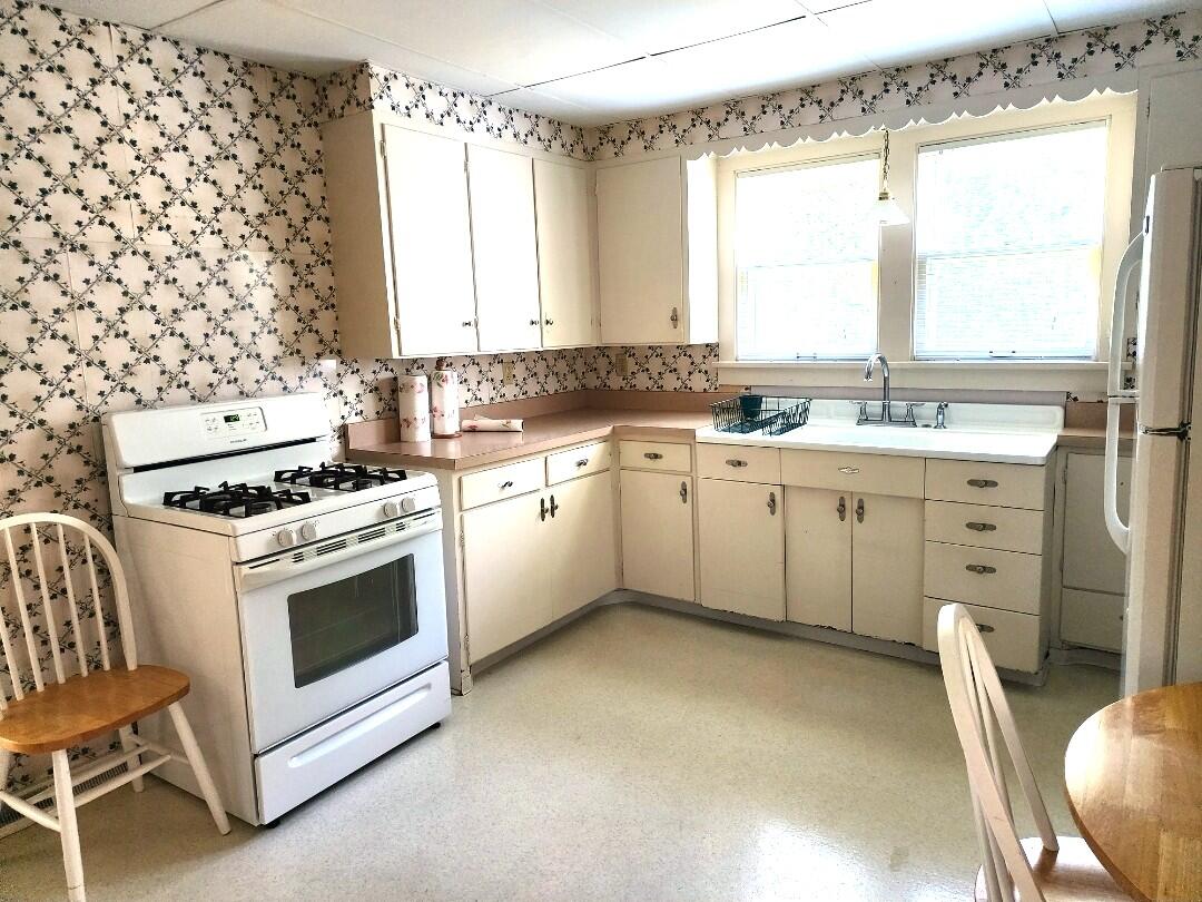 287 East Dibble Street Marcellus, MI 49067 - Photo 9 of 29 Dibble kitchen with washboard sink