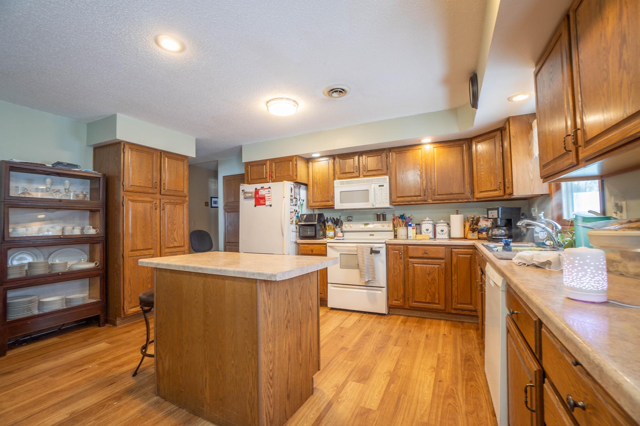 332 4th Street Northwest Perham, MN 56573 - Photo 11 of 31